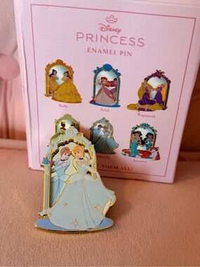 Disney Princess Enamel Cinderella Mirror Reflections Pin NEW